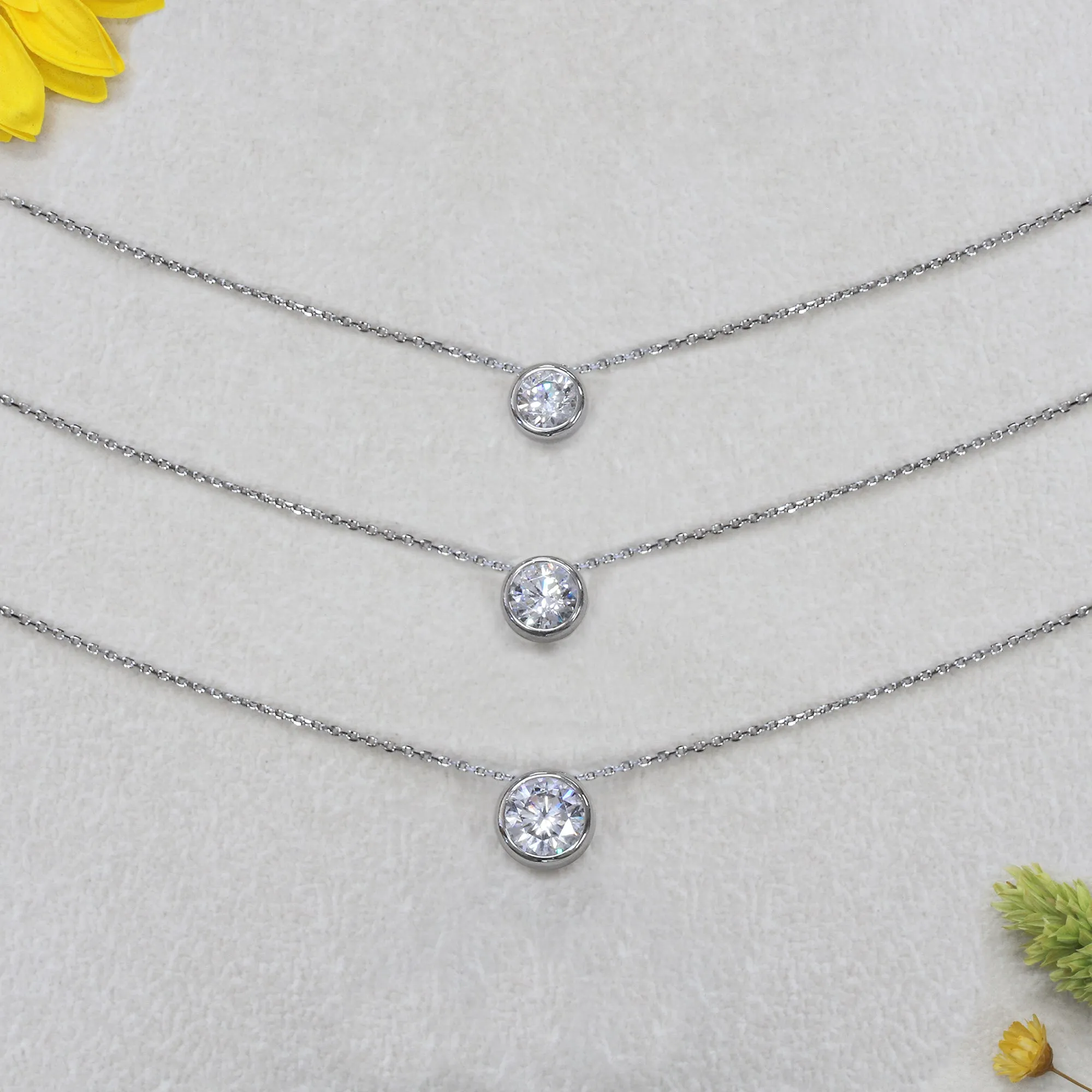 Sleek Radiance Bezel Necklace